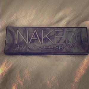 Urban Decay Naked Smoky Palette
